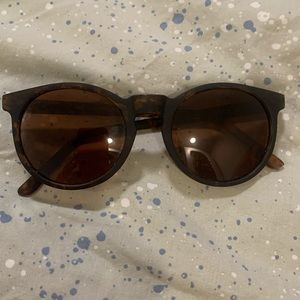 Goodr small round sunglasses. Matte tortoise shell frame. In great shape.